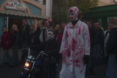 Warner-Brothers-Zombie-auf-dem-Motorrad